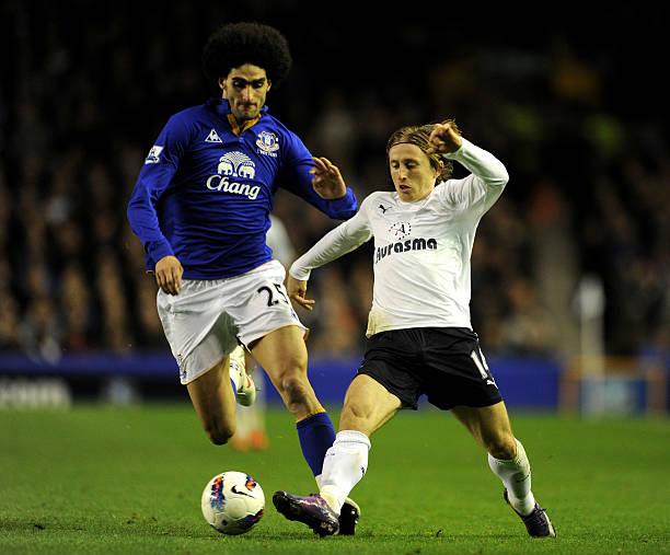 背后承载着 背后承载着