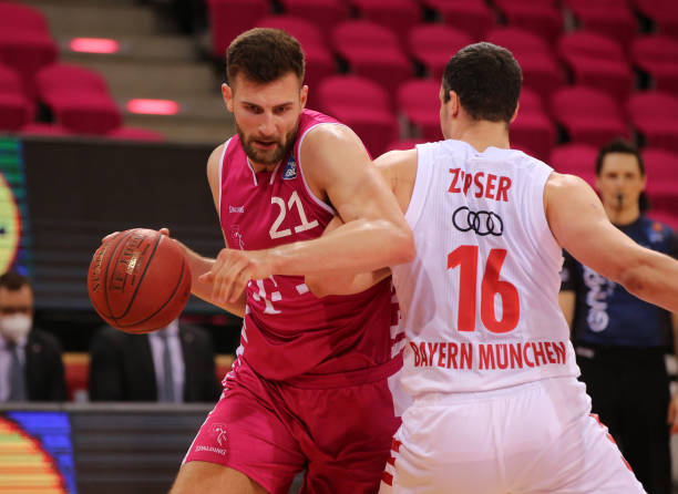 在教练与球 在教练与球